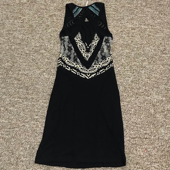 Pattern tight short dress with mesh cut outs - Picture 2 of 2